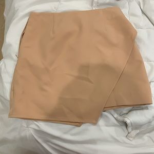 adorable mini skirt!!